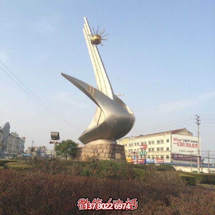 大型不銹鋼鏡面擺件，點綴美麗園林景觀