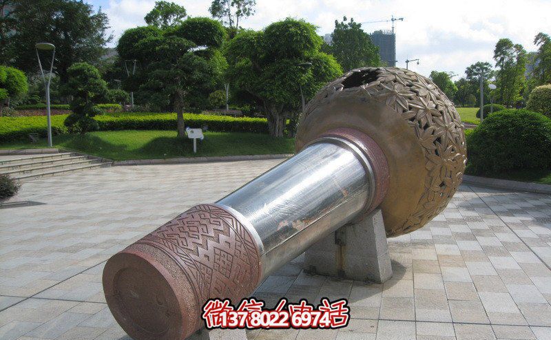 廣場公園創意不銹鋼工藝鍛造話筒雕塑