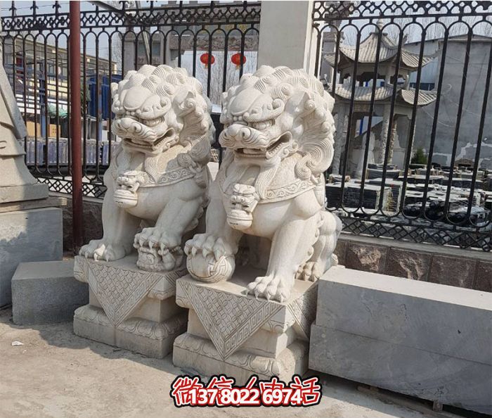 公園創(chuàng)意大理石石雕獅子雕塑